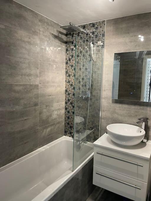Grays Serviced Apartment Stifford Exterior foto